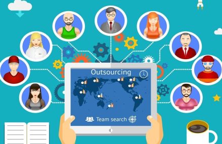 Phát triển dịch vụ thuê ngoài (outsourcing) về công nghệ thông tin: Cơ hội, thách thức và cách tiếp cận hiệu quả